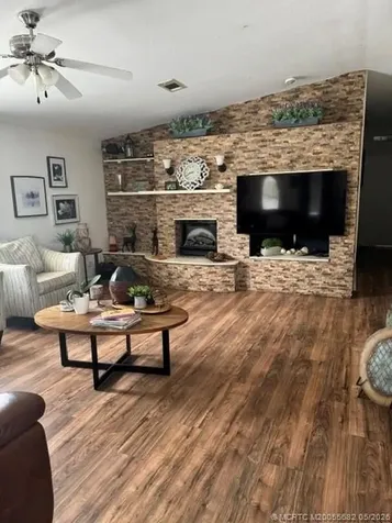 4463 Edwina Lane Lake Worth FL 33463