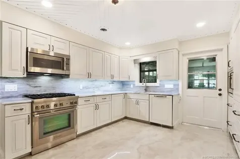21 Emarita Way Sewalls Point FL 34996