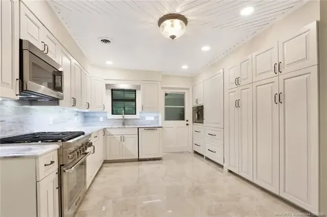 21 Emarita Way Sewalls Point FL 34996