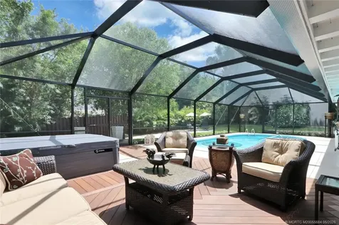 21 Emarita Way Sewalls Point FL 34996