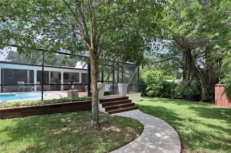 21 Emarita Way Sewalls Point FL 34996