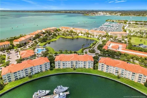 13 Harbour Isle Drive W Fort Pierce FL 34949