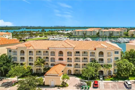 13 Harbour Isle Drive W Fort Pierce FL 34949