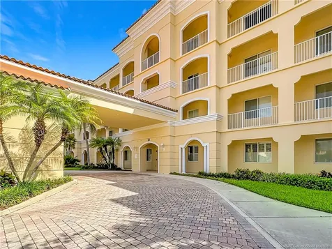 13 Harbour Isle Drive W Fort Pierce FL 34949