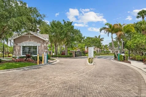 9811 SW Glenbrook Drive Port St Lucie FL 34987