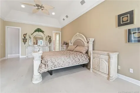 7737 SE Manhasset Place Hobe Sound FL 33455