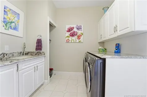 7737 SE Manhasset Place Hobe Sound FL 33455