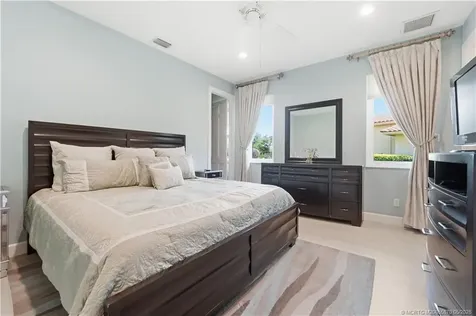 7737 SE Manhasset Place Hobe Sound FL 33455