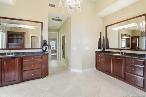 7737 SE Manhasset Place Hobe Sound FL 33455