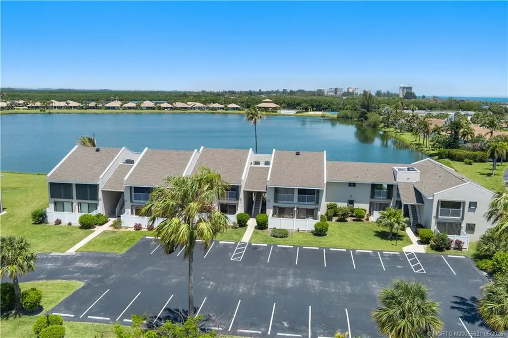 3206 S Lakeview Circle Fort Pierce FL 34949