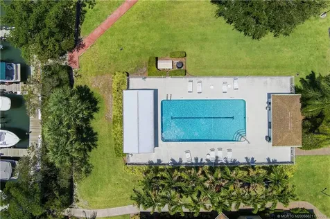 3206 S Lakeview Circle Fort Pierce FL 34949