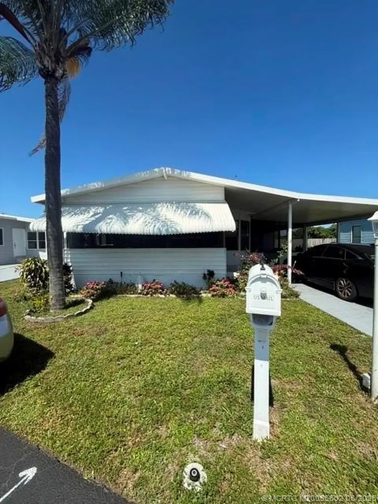 6078 Seashore Drive Lantana FL 33462