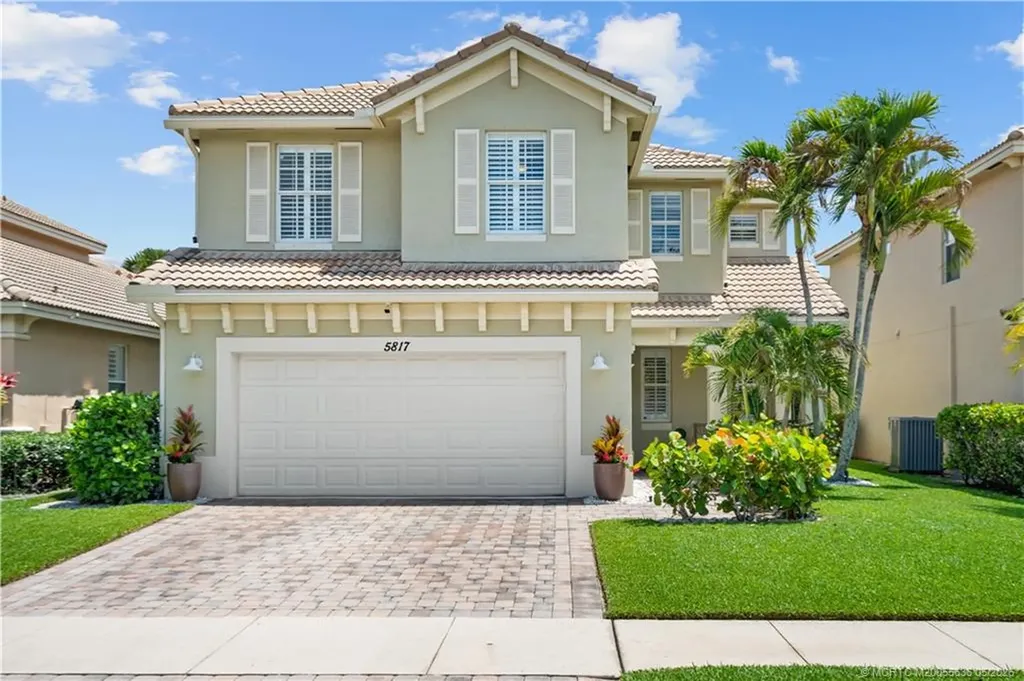 5817 SE Crooked Oak Avenue Hobe Sound FL 33455