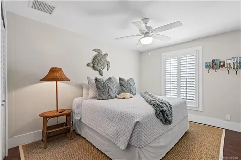 5817 SE Crooked Oak Avenue Hobe Sound FL 33455