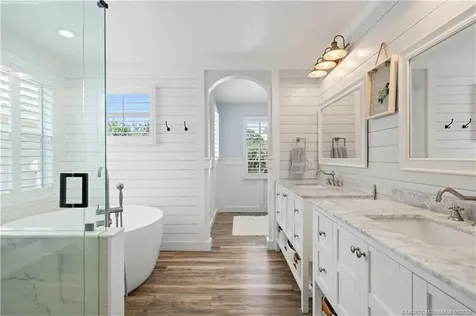 5817 SE Crooked Oak Avenue Hobe Sound FL 33455