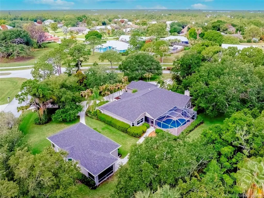 2671 NE Pinecrest Lakes Boulevard Jensen Beach FL 34957