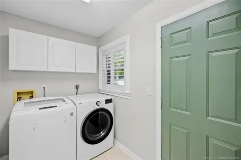 2671 NE Pinecrest Lakes Boulevard Jensen Beach FL 34957