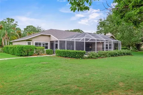2671 NE Pinecrest Lakes Boulevard Jensen Beach FL 34957