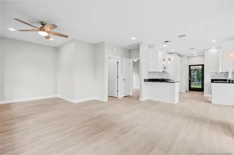 2671 NE Pinecrest Lakes Boulevard Jensen Beach FL 34957