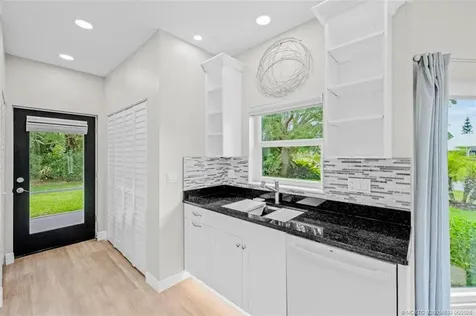 2671 NE Pinecrest Lakes Boulevard Jensen Beach FL 34957
