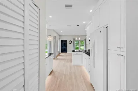 2671 NE Pinecrest Lakes Boulevard Jensen Beach FL 34957