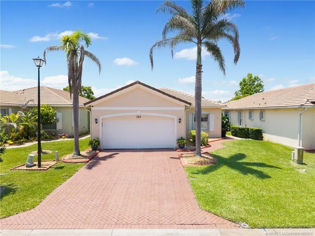 723 SW Rocky Bayou Terrace Port St Lucie FL 34986