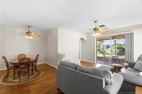 723 SW Rocky Bayou Terrace Port St Lucie FL 34986