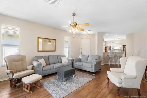 723 SW Rocky Bayou Terrace Port St Lucie FL 34986