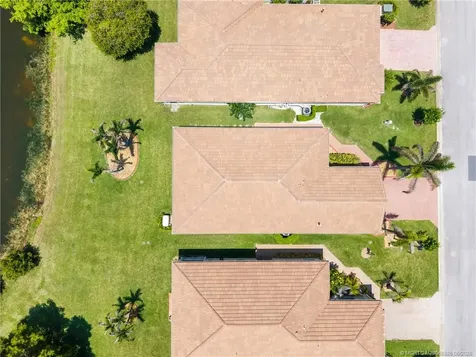 723 SW Rocky Bayou Terrace Port St Lucie FL 34986