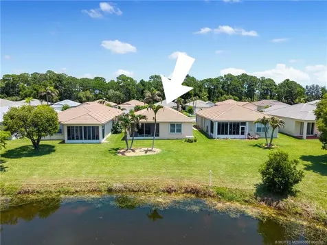 723 SW Rocky Bayou Terrace Port St Lucie FL 34986