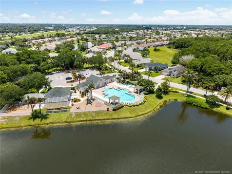 723 SW Rocky Bayou Terrace Port St Lucie FL 34986