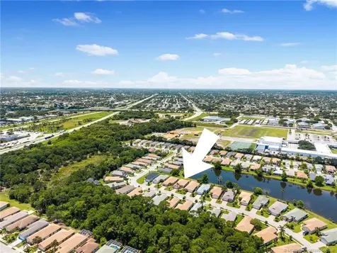 723 SW Rocky Bayou Terrace Port St Lucie FL 34986