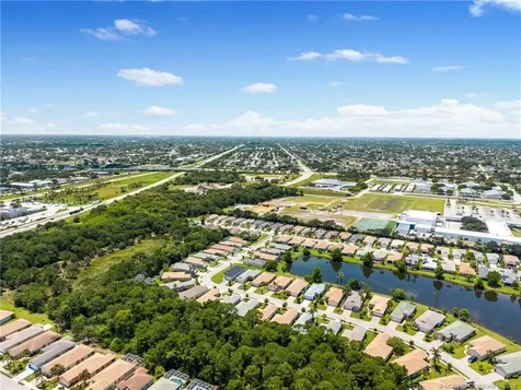 723 SW Rocky Bayou Terrace Port St Lucie FL 34986