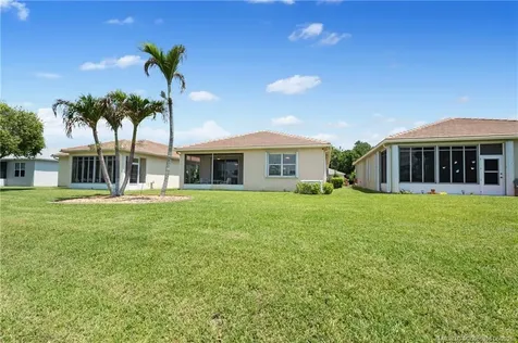 723 SW Rocky Bayou Terrace Port St Lucie FL 34986