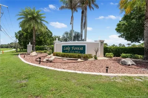 723 SW Rocky Bayou Terrace Port St Lucie FL 34986