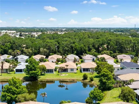 723 SW Rocky Bayou Terrace Port St Lucie FL 34986