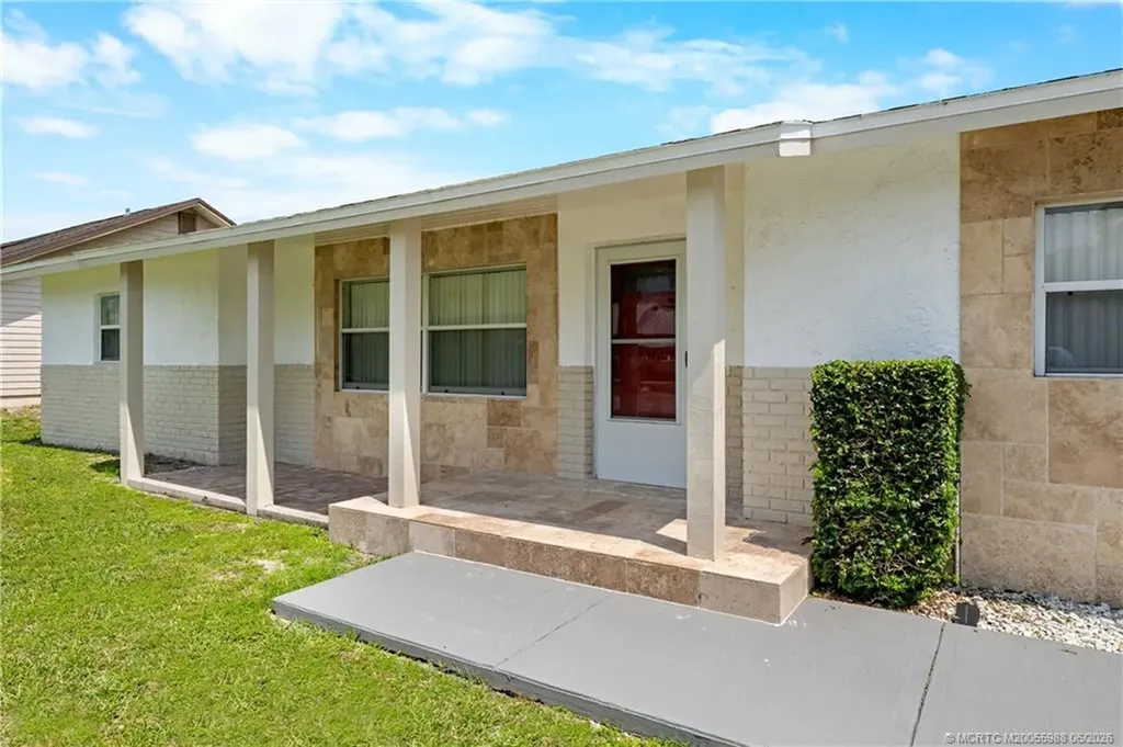 1670 SE Madison Street Stuart FL 34997