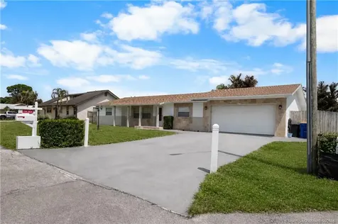 1670 SE Madison Street Stuart FL 34997