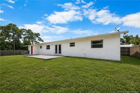 1670 SE Madison Street Stuart FL 34997
