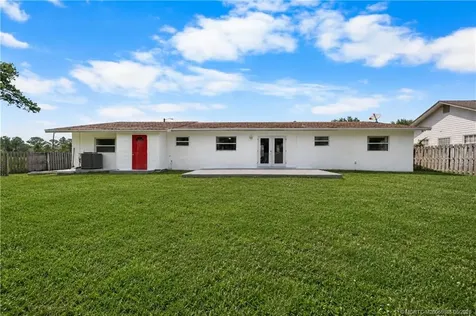 1670 SE Madison Street Stuart FL 34997