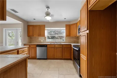 1670 SE Madison Street Stuart FL 34997