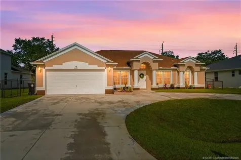 3041 SE Wake Road Port St Lucie FL 34984