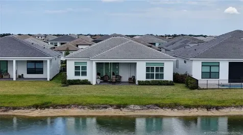 8472 SW Cantante Way Port St Lucie FL 34987