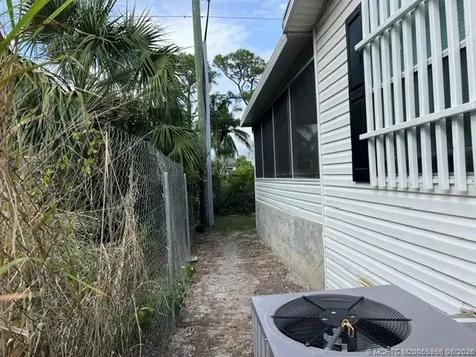 4361 1st Court Lantana FL 33462