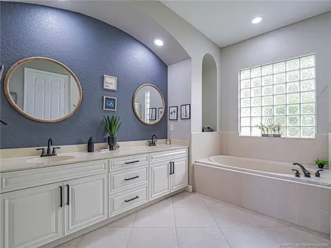 391 NW Sheffield Circle Port St Lucie FL 34983