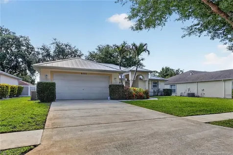 8253 Sandpine Circle Port St Lucie FL 34952