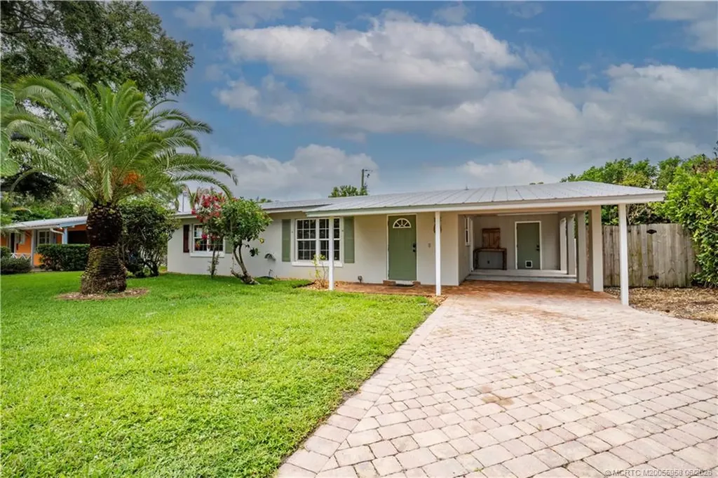 1028 NE Hansen Terrace Jensen Beach FL 34957