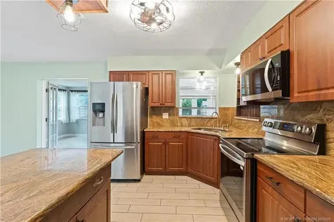 1028 NE Hansen Terrace Jensen Beach FL 34957