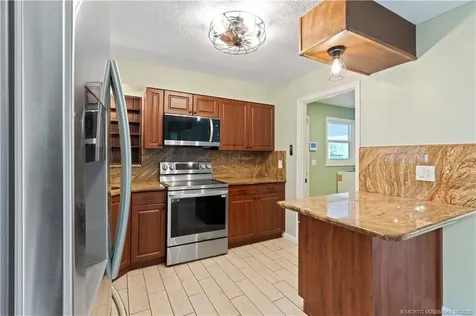 1028 NE Hansen Terrace Jensen Beach FL 34957
