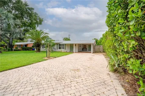 1028 NE Hansen Terrace Jensen Beach FL 34957